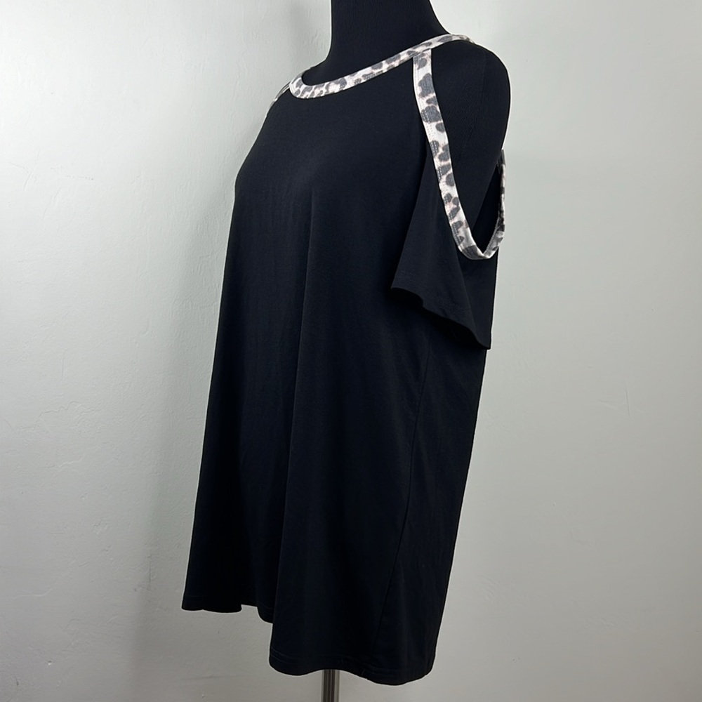 GRECERELLE Black Leopard Trim Cold Shoulder Tunic Top M